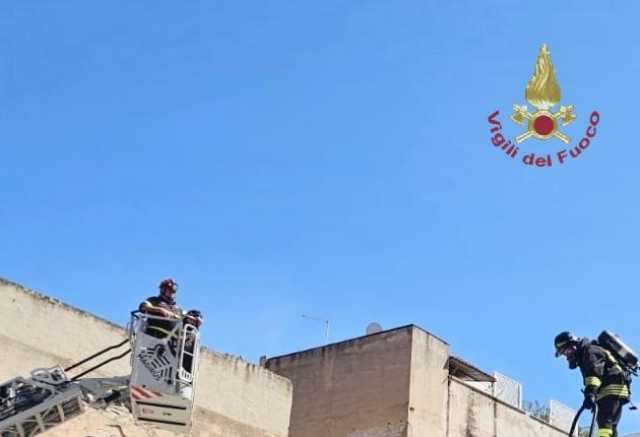 Cagliari, prende fuoco la canna fumaria di un ristorante: paura in via vico Barone Rossi