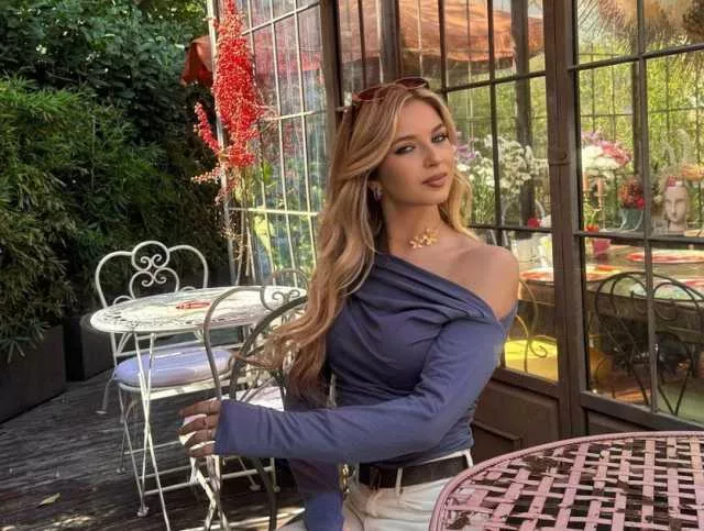 Trovata morta nell'androne di casa: 