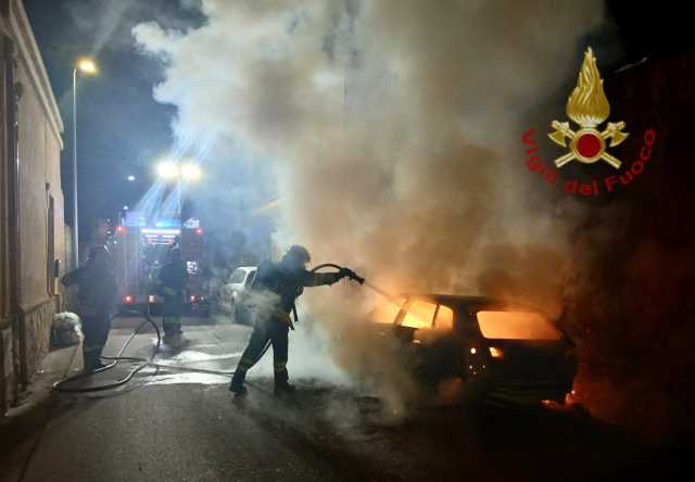 Paura a Maracalagonis: auto distrutta dalle fiamme, indagini in corso