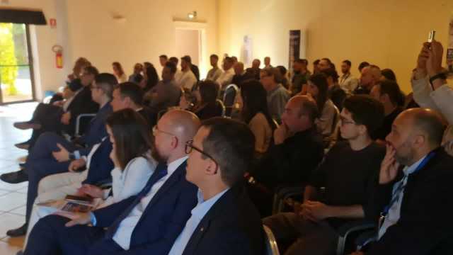 Resistenza Artigiana Resistenza artigiana, gli under 35 scelgono di restare in Sardegna: sono oltre 12mila le imprese