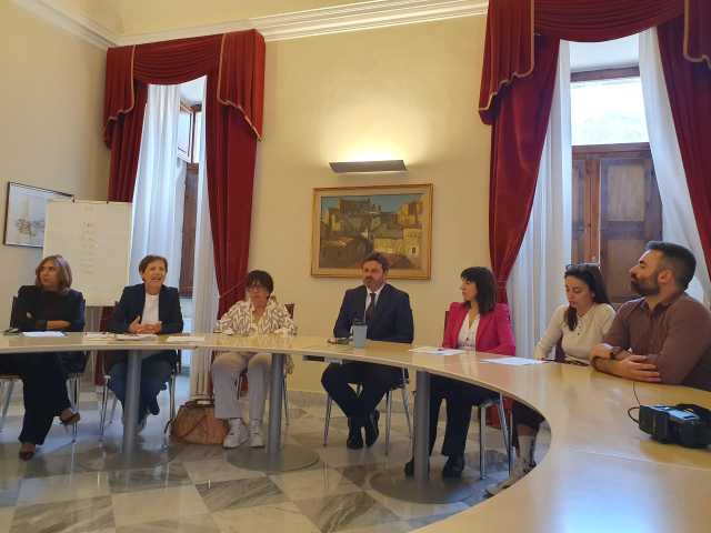 Conferenza Stampa 19 5 26 Sassari, il rispetto tra i generi visto da bambine e bambini: