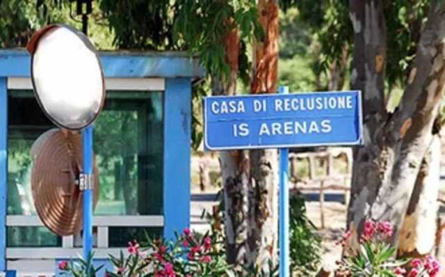 Agente fuori servizio permette di ricatturare un evaso di Is Arenas: 