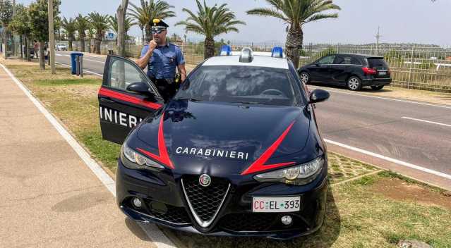 Carabinieri Al Poetto Controlli antidroga al Poetto di Quartu: arrestati due giovani di Ussana
