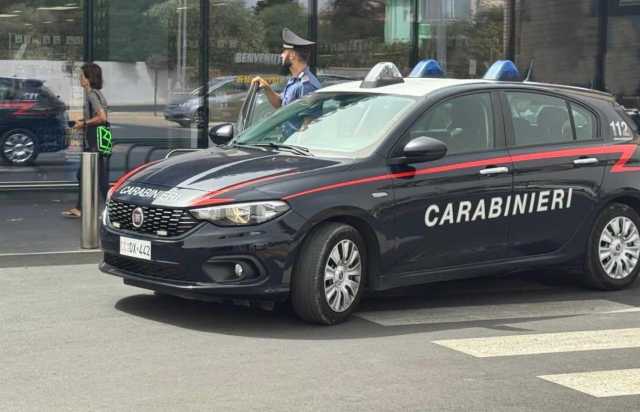 Cagliari, tenta il furto in un supermercato e spintona la direttrice per fuggire: arrestato 