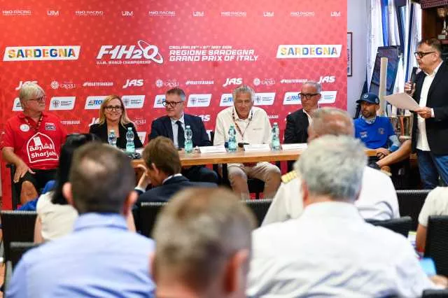 Cagliari, entra nel vivo la Formula 1 del mare: al via le qualifiche del Mondiale Uim
