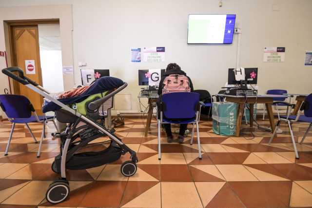 Figli Natalit Istat, natalità ai minimi storici in Italia: