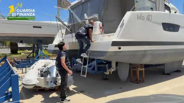 Gdf Olbia Barca Olbia, catamarano da 600mila euro sequestrato dalla finanza: 130mila euro di iva da pagare