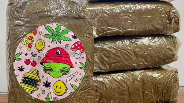 Mezzo chilo di hashish da spacciare nel nord Sardegna: arrestati due cagliaritani