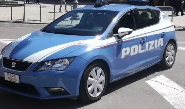 Polizia In Piazza Yenne