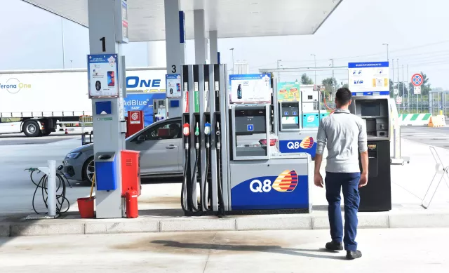 Il prezzo del petrolio scende ma carburanti ancora cari: nell'isola gasolio a 1.926 euro al litro