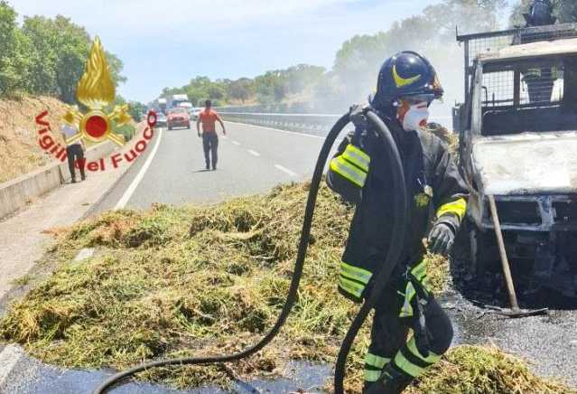 WhatsApp Image 2026 06 03 At 19.35.00 Furgone prende fuoco sulla 131 ad Abbasanta: in salvo il conducente