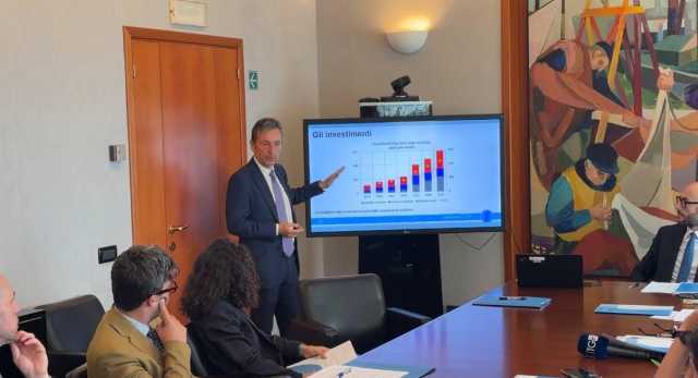 Banca Italia Economia Turismo e investimenti pubblici trainano l'economia (che però rallenta) in Sardegna: il rapporto della Banca d'Italia