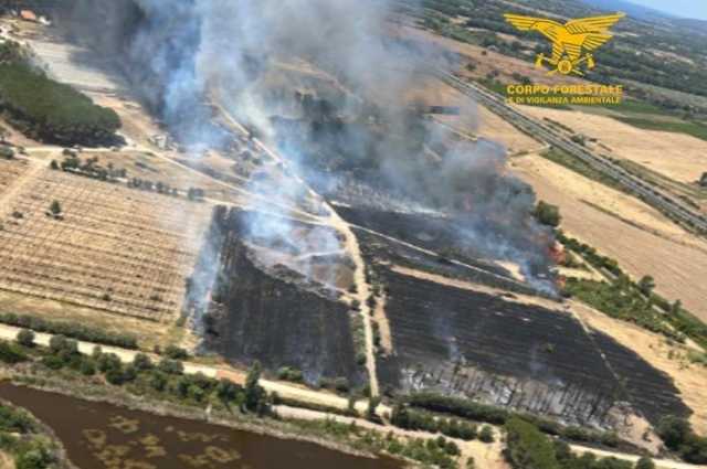 Incendio nelle campagne di Olmedo: in volo un elicottero per domare le fiamme