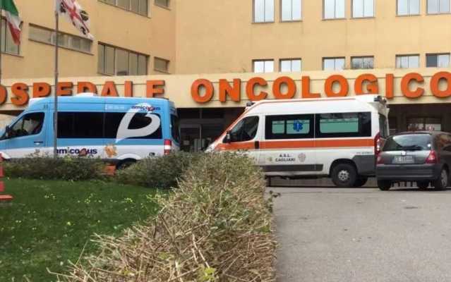 Oncologico Businco Youtg Copia Cagliari, pazienti oncologici senza aria condizionata al Businco: al quinto piano si boccheggia