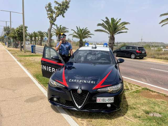 Poetto Carabinieri Capitana, lavoratori in nero in un locale: sospesa l'attività e sanzioni per oltre diecimila euro