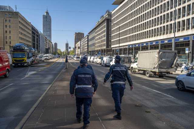 Agente della polizia locale muore durante un inseguimento in moto: dramma a Milano