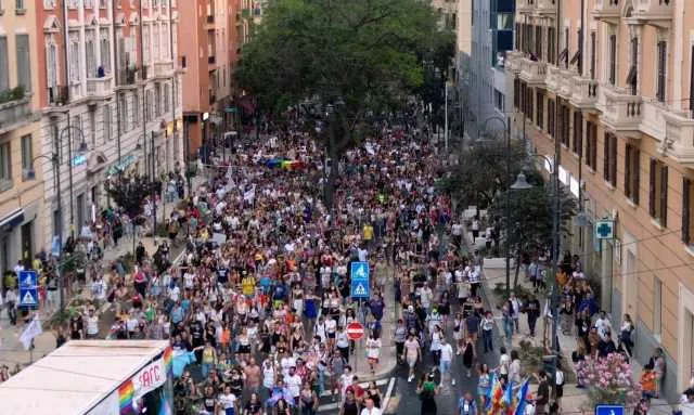 A Cagliari cambia il traffico per il Sardegna Pride: scattano divieti di sosta e di transito