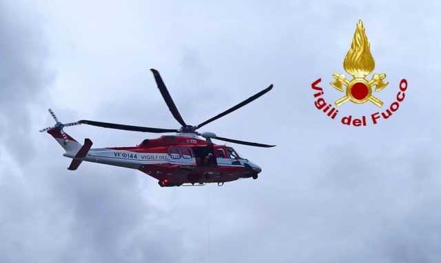 Malore durante un'esercitazione sul lago del Temo, muore elisoccorritore dei vigili del fuoco