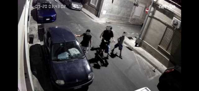 Quartucciu, ragazzini tentano di aprire le auto in sosta, l'appello ai genitori: "Ripresi dalle telecamere, restituite gli oggetti rubati"
