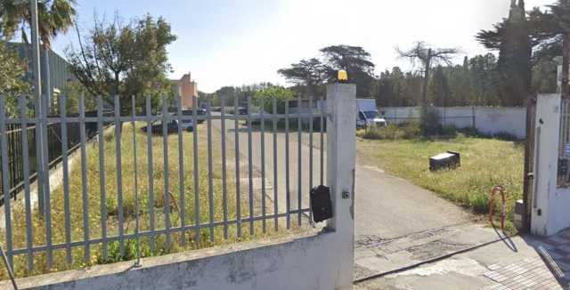 Ingresso Palestra Eshal Respinto dal corso di danza a Cagliari, tenta di uccidere la titolare e poi si toglie la vita