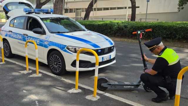 Cagliari, scattano le nuove regole per i monopattini: 18 sanzioni in un solo giorno