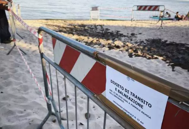 Pula Divieto Balneazione Liquami maleodoranti, divieto di balneazione in un tratto del litorale di Pula: “In attesa degli esiti degli accertamenti”