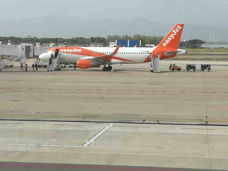 Aeroporto Elmas Easy Jet Low Cost