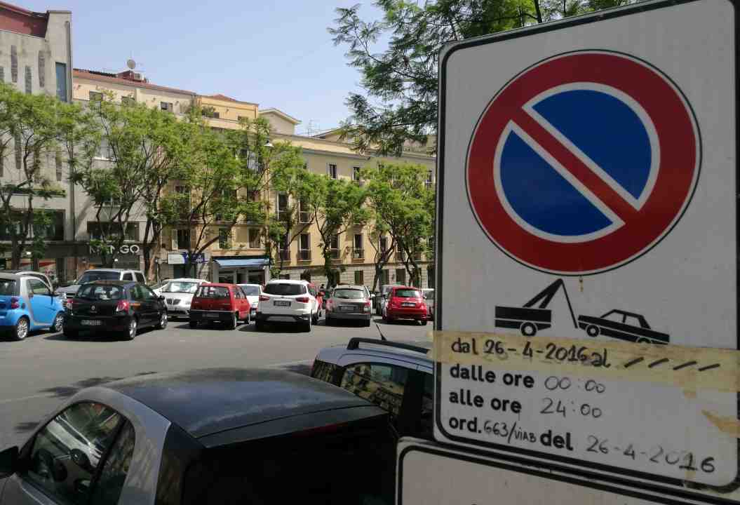 Largo Carlo Felice Divieto Di Sosta 2
