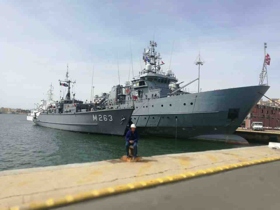 Nave Da Guerra In Porto A Cagliari 2