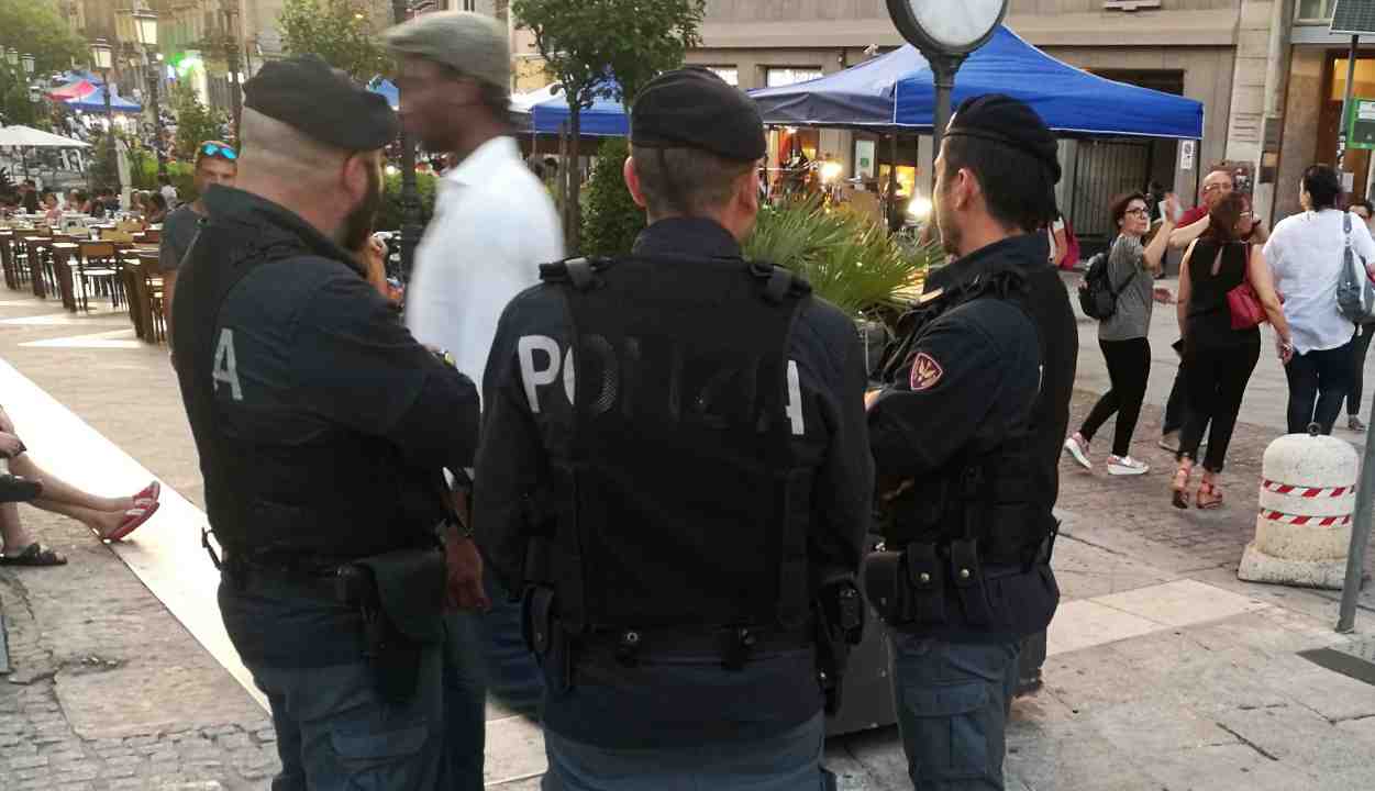 Polizia Corso Vittorio Emanuele 16 9