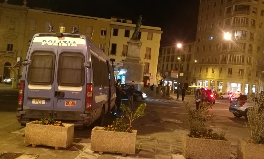Polizia In Piazza Yenne