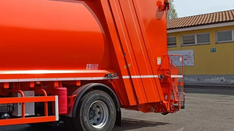 Operaio schiacciato sotto un pilastro: muore 30enne sul posto di lavoro a Milano
