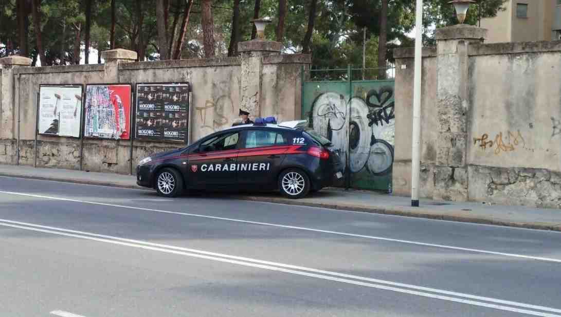 CARABINIERI VIA CADELLO