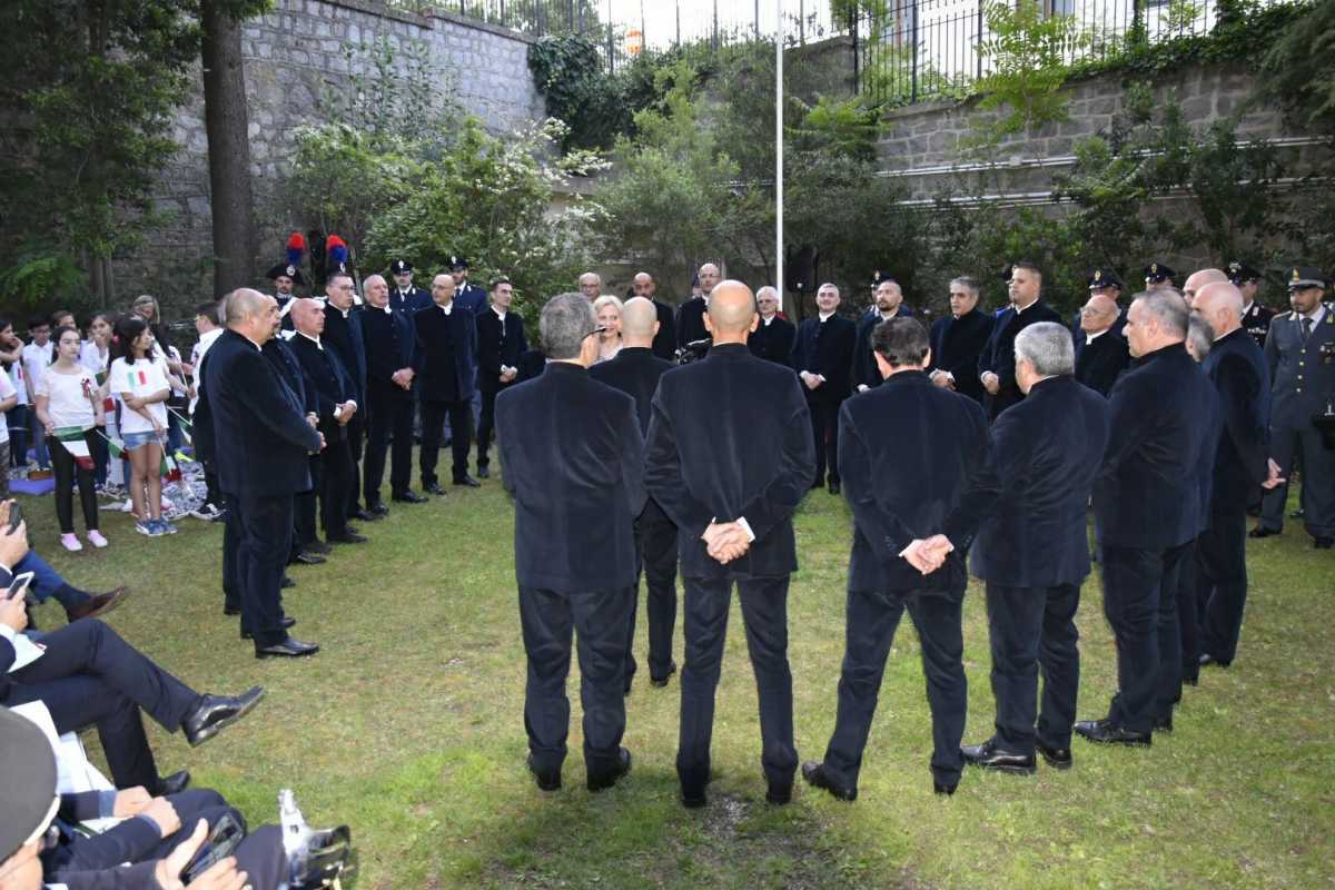 340136521305384139594805283993455338717184o