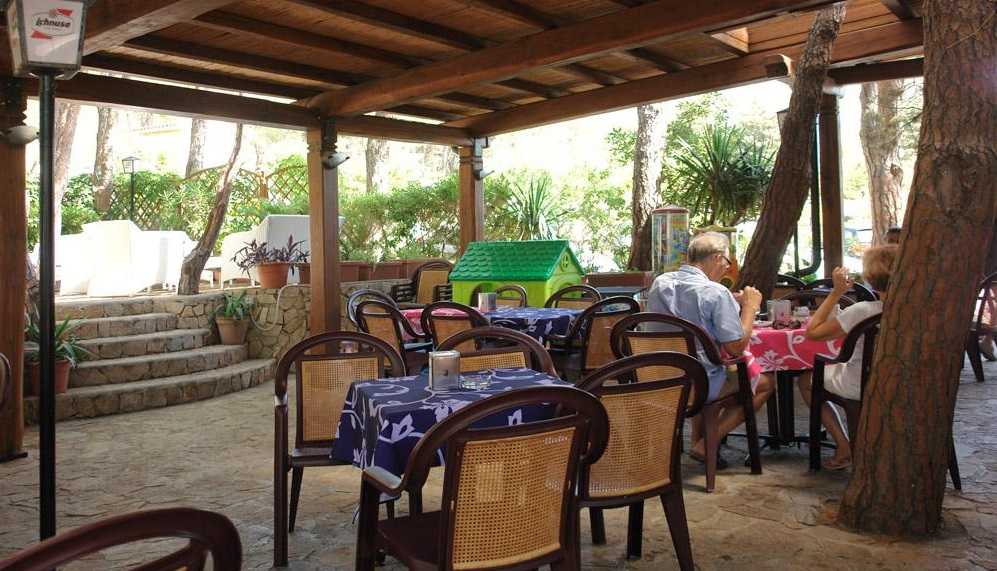 Iris-Caffe-Cala-Gonone