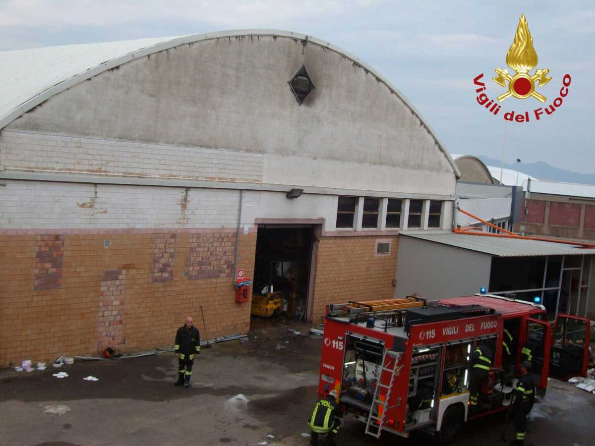 incendio-io-bimbo-esterno-intera incendio-io-bimbo-esterno-intera