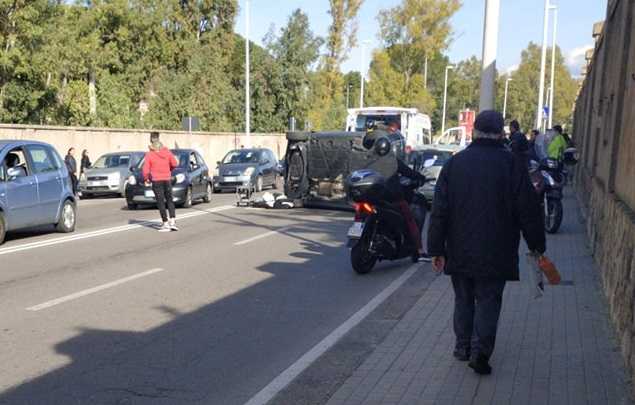 Auto-capovolta-via-Cadello