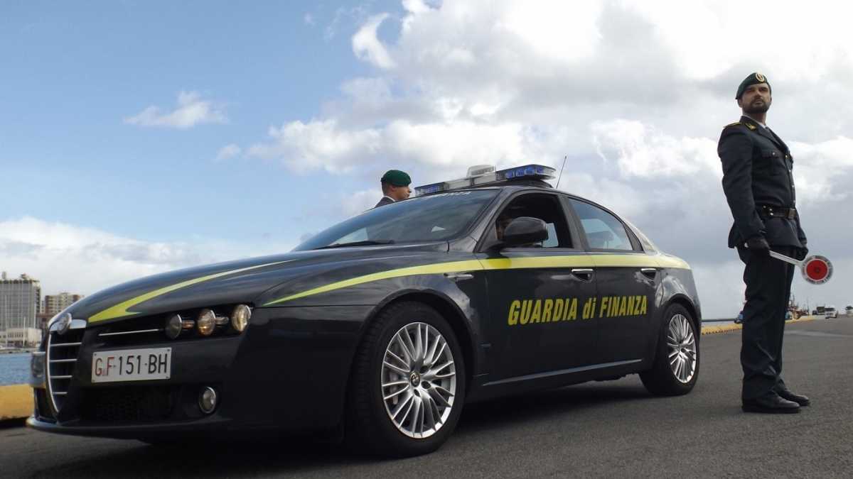 guardia-di-finanza-cagliari-porto