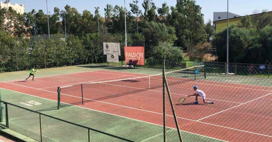 tennisti-in-campo-a-Torre-Grande-1