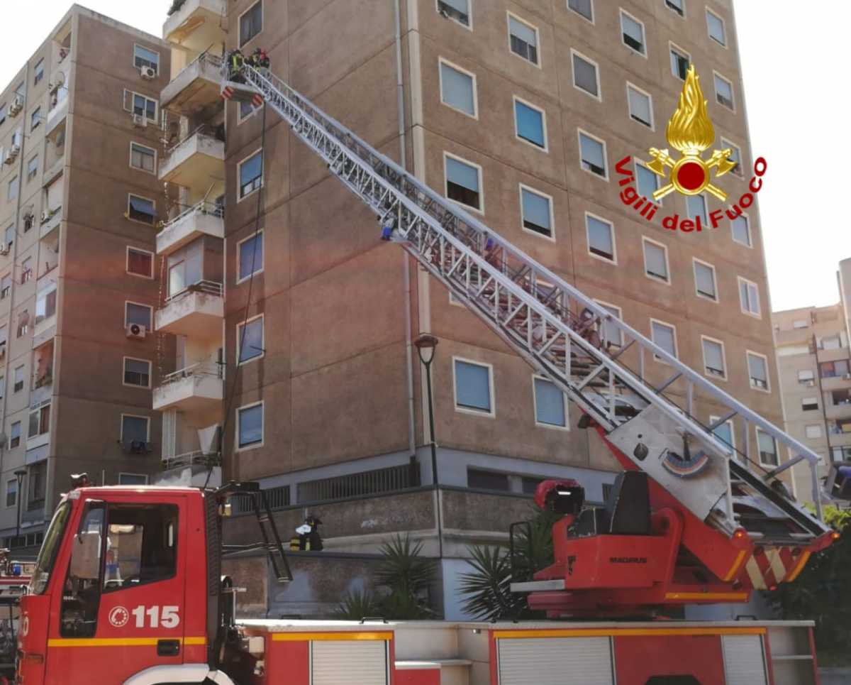 Vigili-del-fuoco-via-Magellano