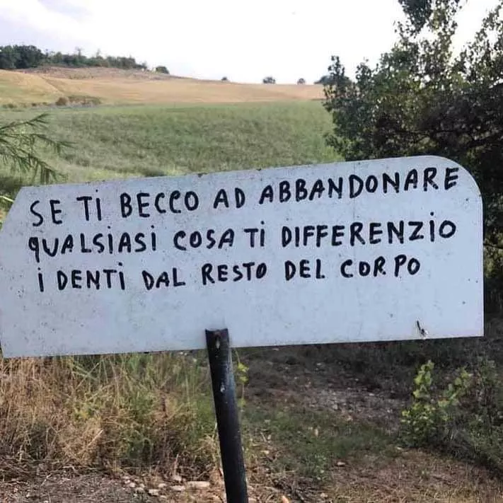 CAOS RIFIUTI: bidoni pieni e i cittadini abbandonano l'immondizia in strada  - Giornale La Voce