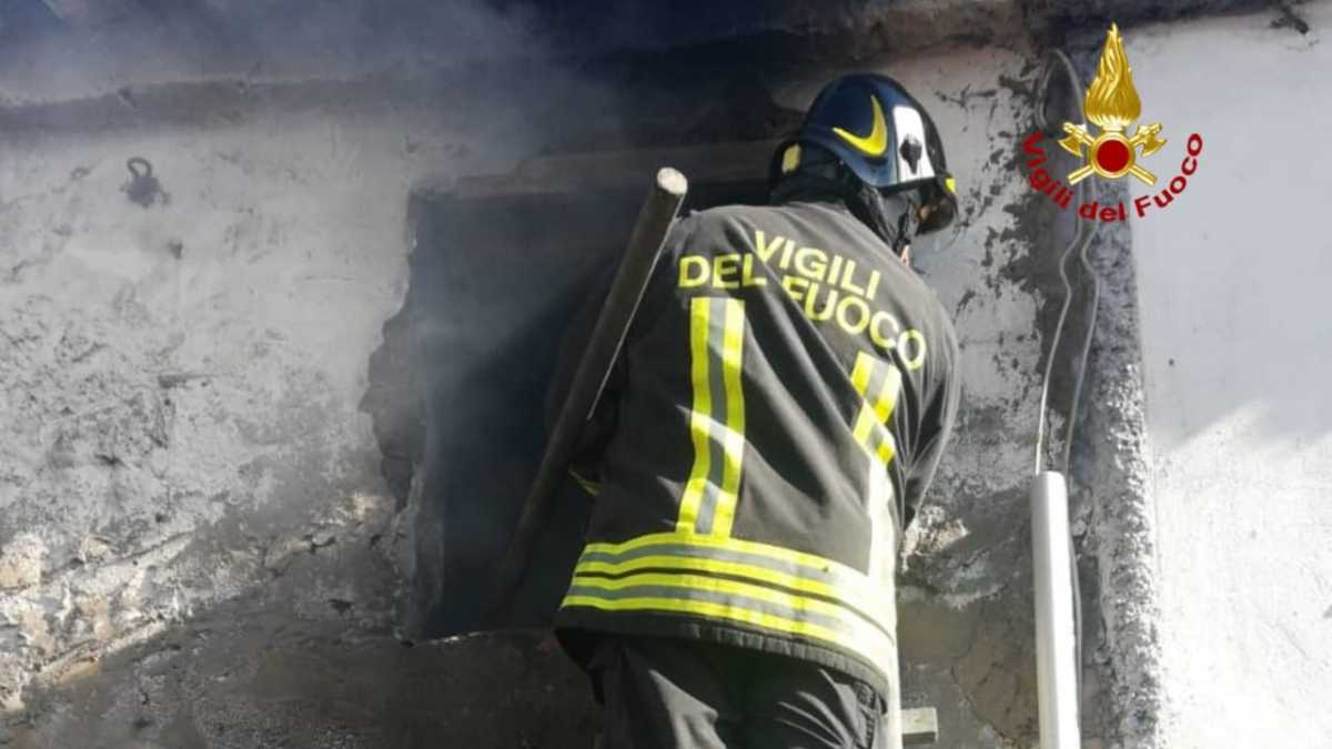 vvf-Serramanna-incendio-casa