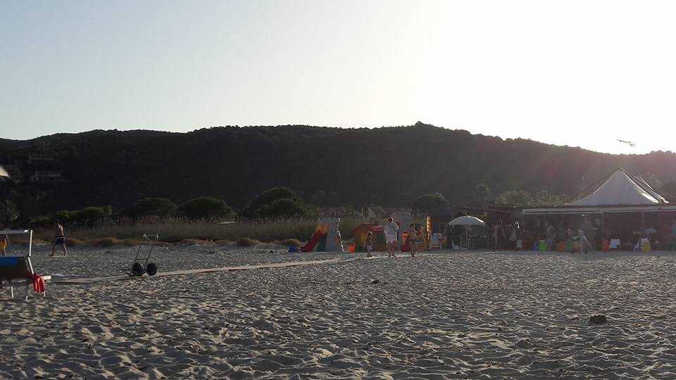 Chiosco-Sardegna-mare-sabbia