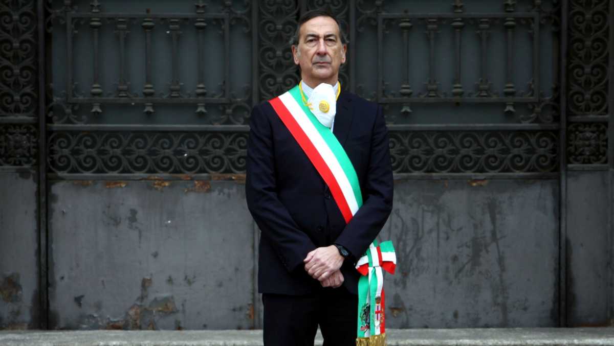 Beppe-Sala-tricolore