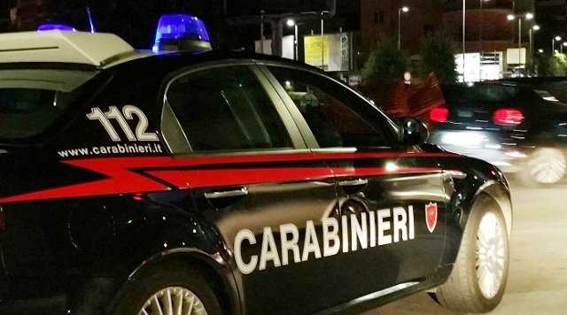 auto-corsa-carabinieri-notturna-1