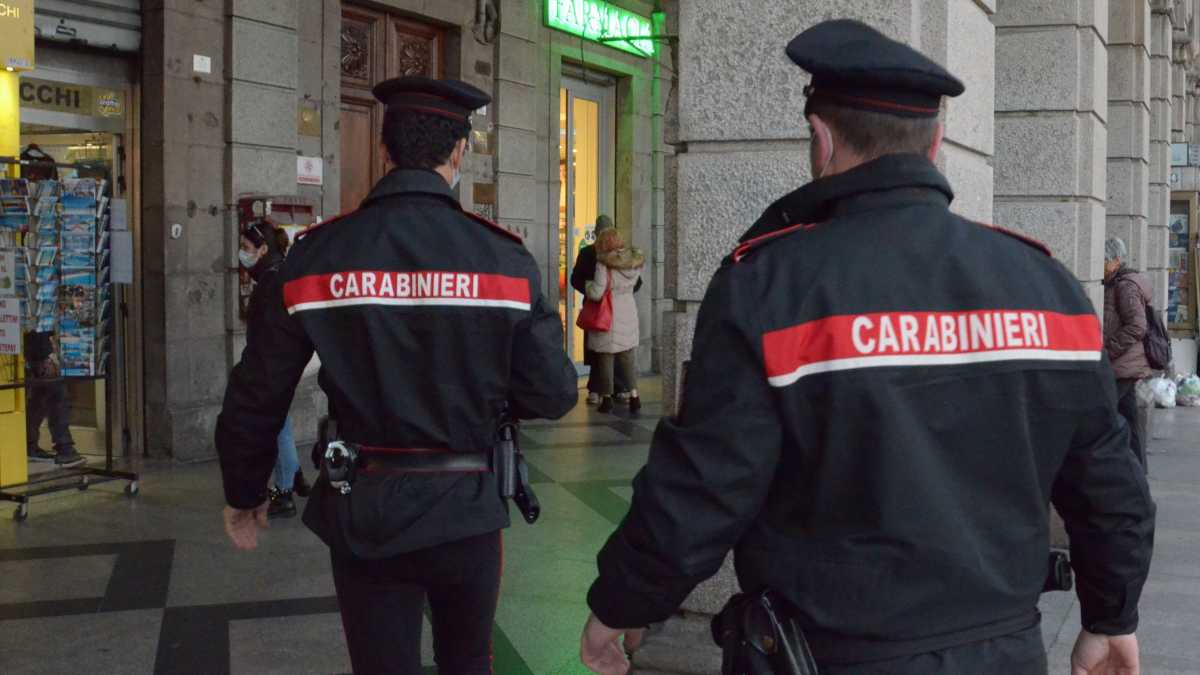 carabinieri-via-roma