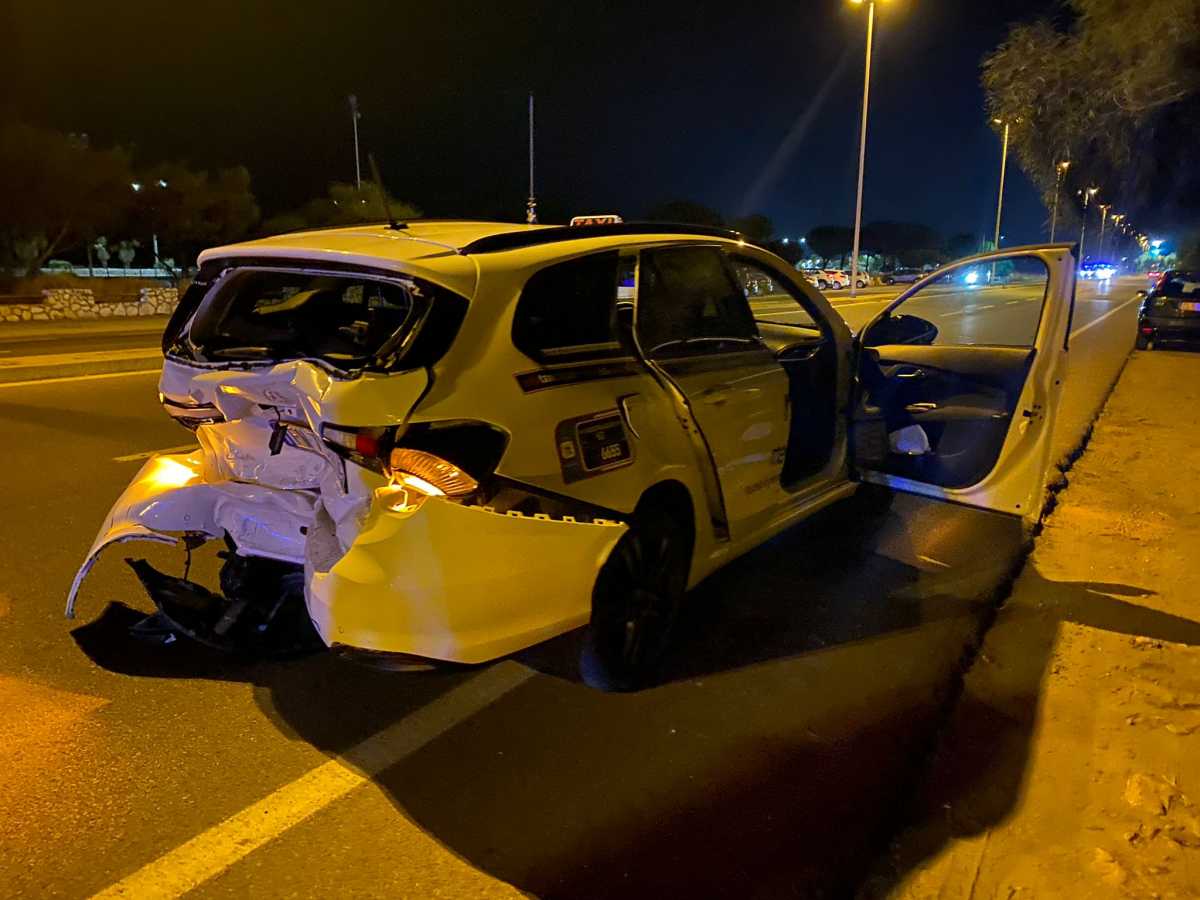 Taxi
