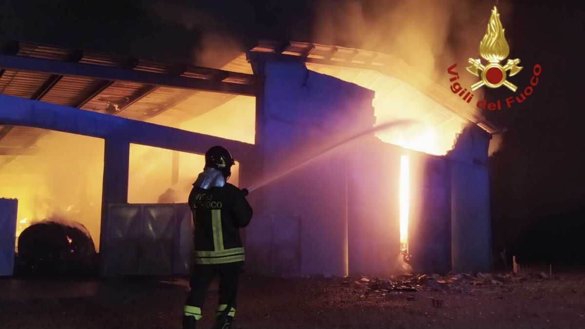 Fienile Fiamme fienile-fiamme