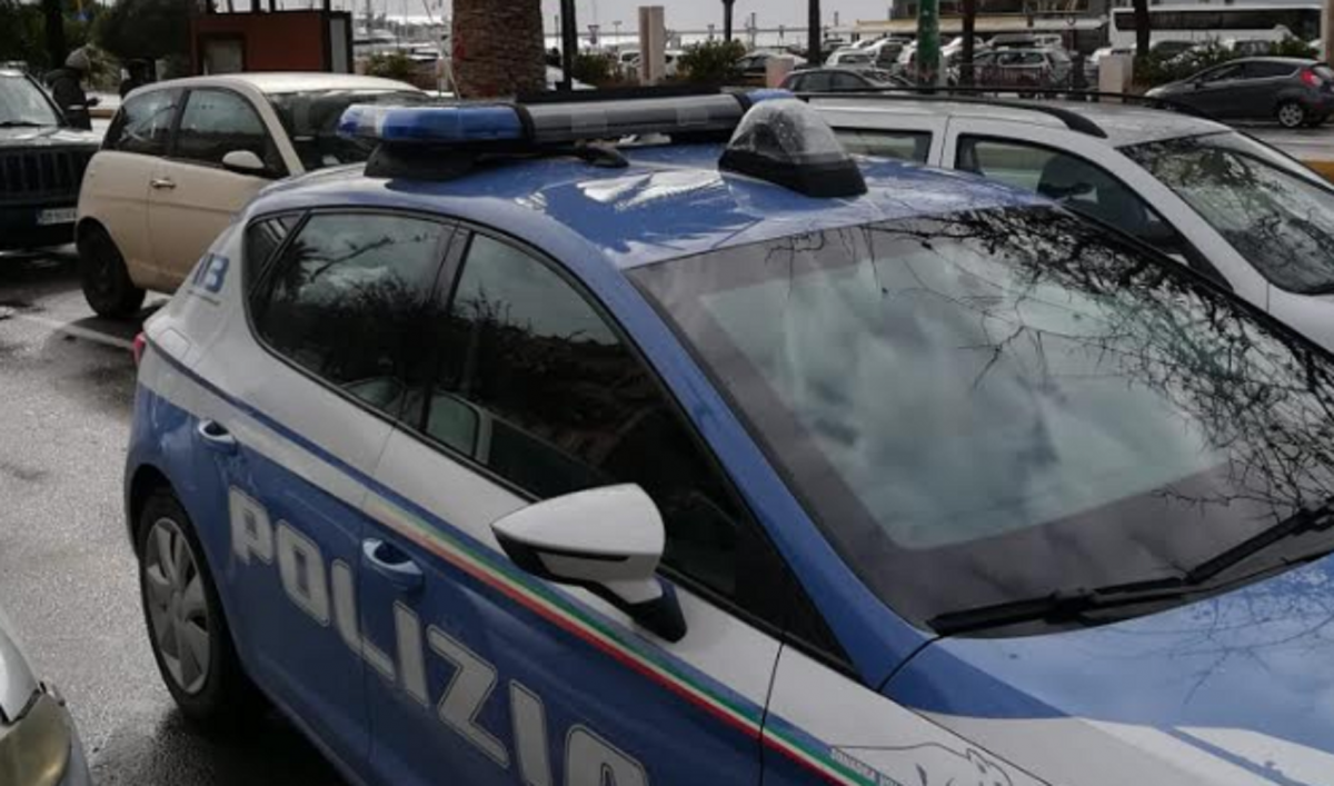 polizia-auto-via-roma-cagliari
