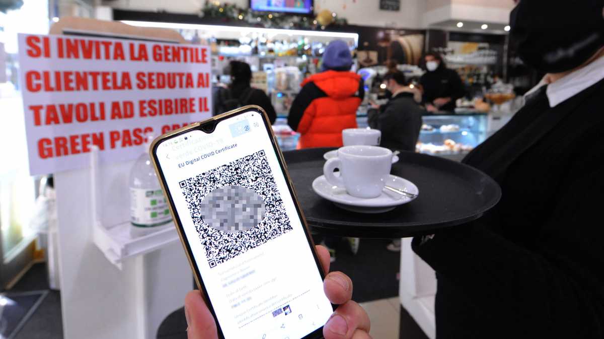 green-pass-al-bar-tavoli